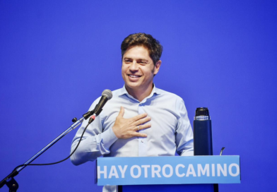 Kicillof pidió «construir desde abajo hacia arriba, para construir la victoria en 2027»