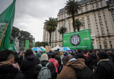 ATE reclamó en una marcha por el salario de los militares y personal de las Fuerzas Armadas