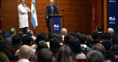 Mario Lugones recibió a los nuevos residentes del Hospital Posadas