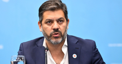 Carlos Bianco definió a Milei como “fan de Thatcher” y “oportunista”