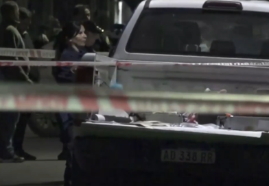[AHORA] Femicidio en Ituzaingó: un joven mató a su novia durante una discusión y escapó