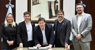 Kicillof y Cuattromo firmaron convenios con municipios para la compra de bienes de capital