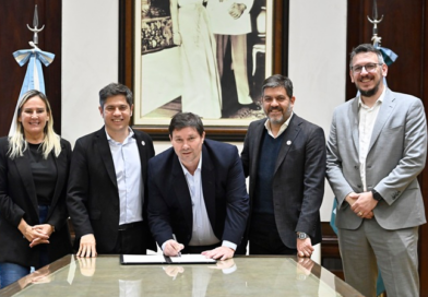Kicillof y Cuattromo firmaron convenios con municipios para la compra de bienes de capital