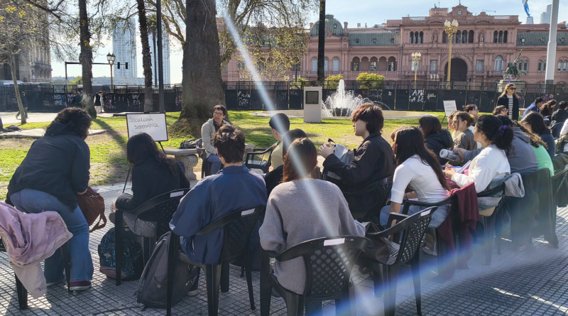 Los gremios universitarios realizaron clases abiertas para reclamar por la Ley de Financiamiento