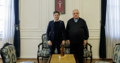 Kicillof mantuvo una reunión para repasar los detalles de la visita del Papa León XIV