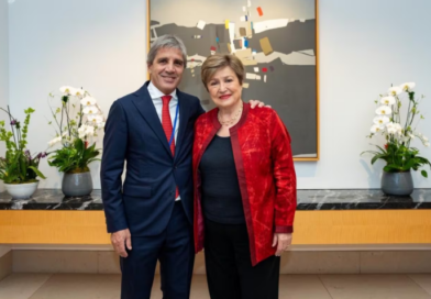 El FMI aprobó la tercera revisión del acuerdo con Argentina y habilitó un desembolso de US$900 millones