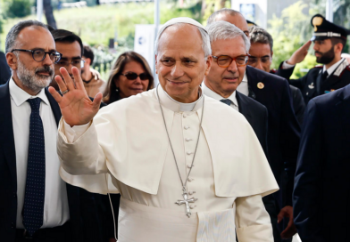 El Vaticano confirmó que se le extirpó un tumor maligno al Papa León XIV